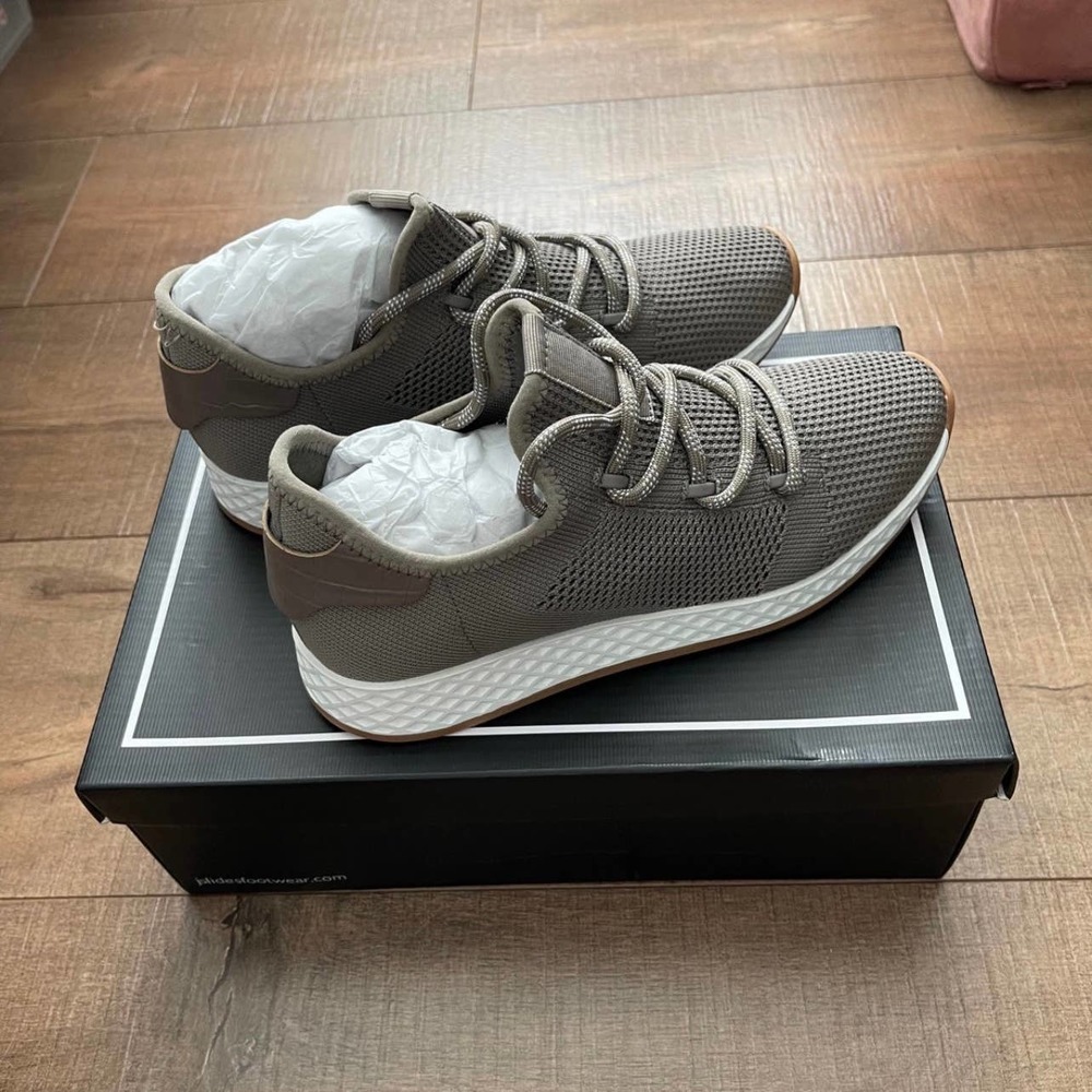 NEW J/SLIDES Ophelia Knit Sneakers (7)